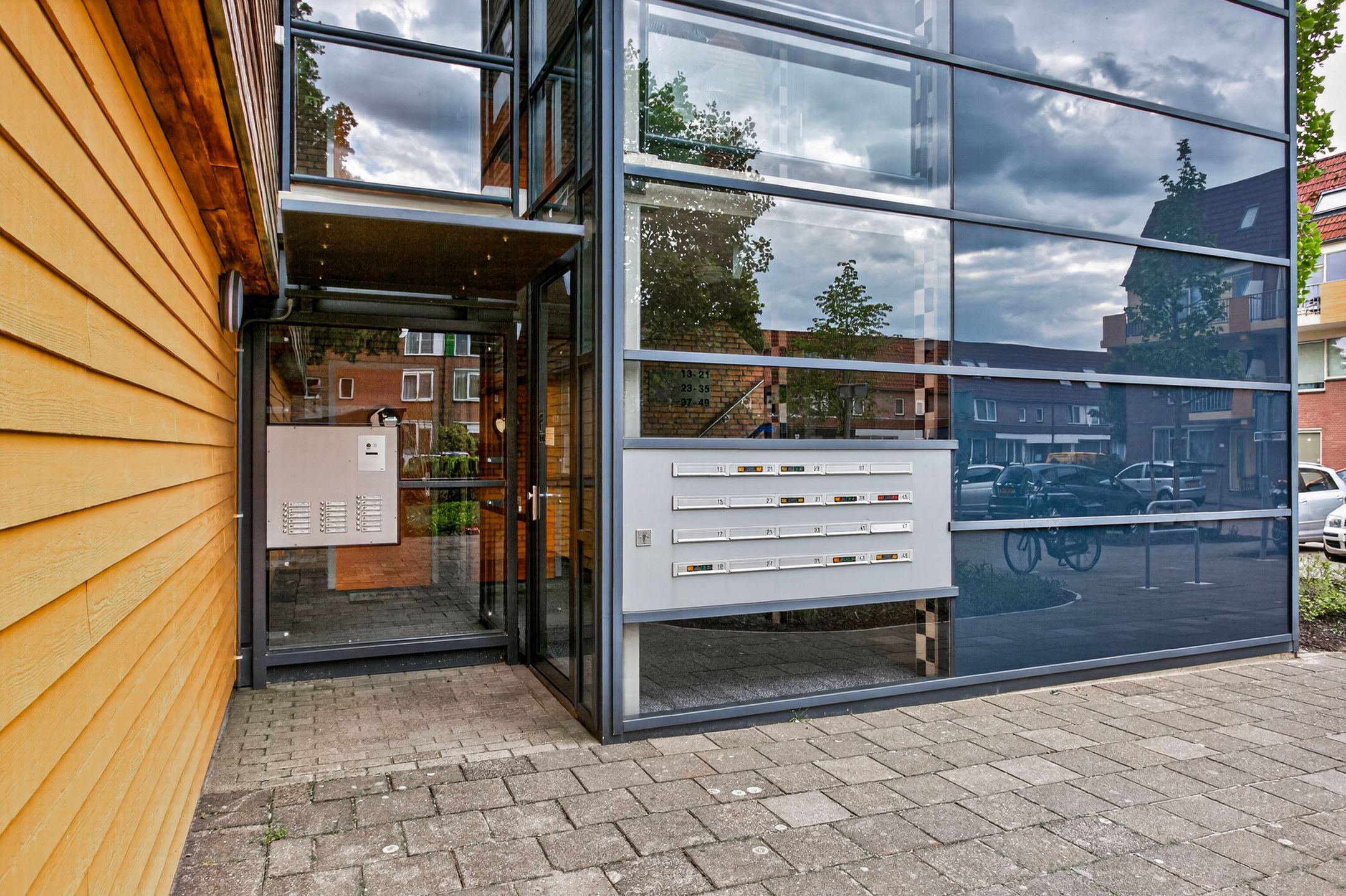 Spacious Apartment with Water View and Three Bedrooms in Fokkesteeg — 27