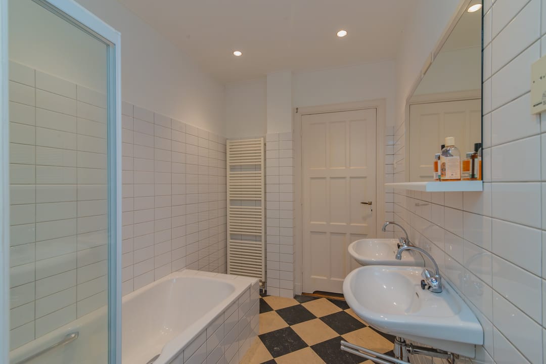 Elegant eight room terraced house with park view in prestigious Benoordenhout — 13