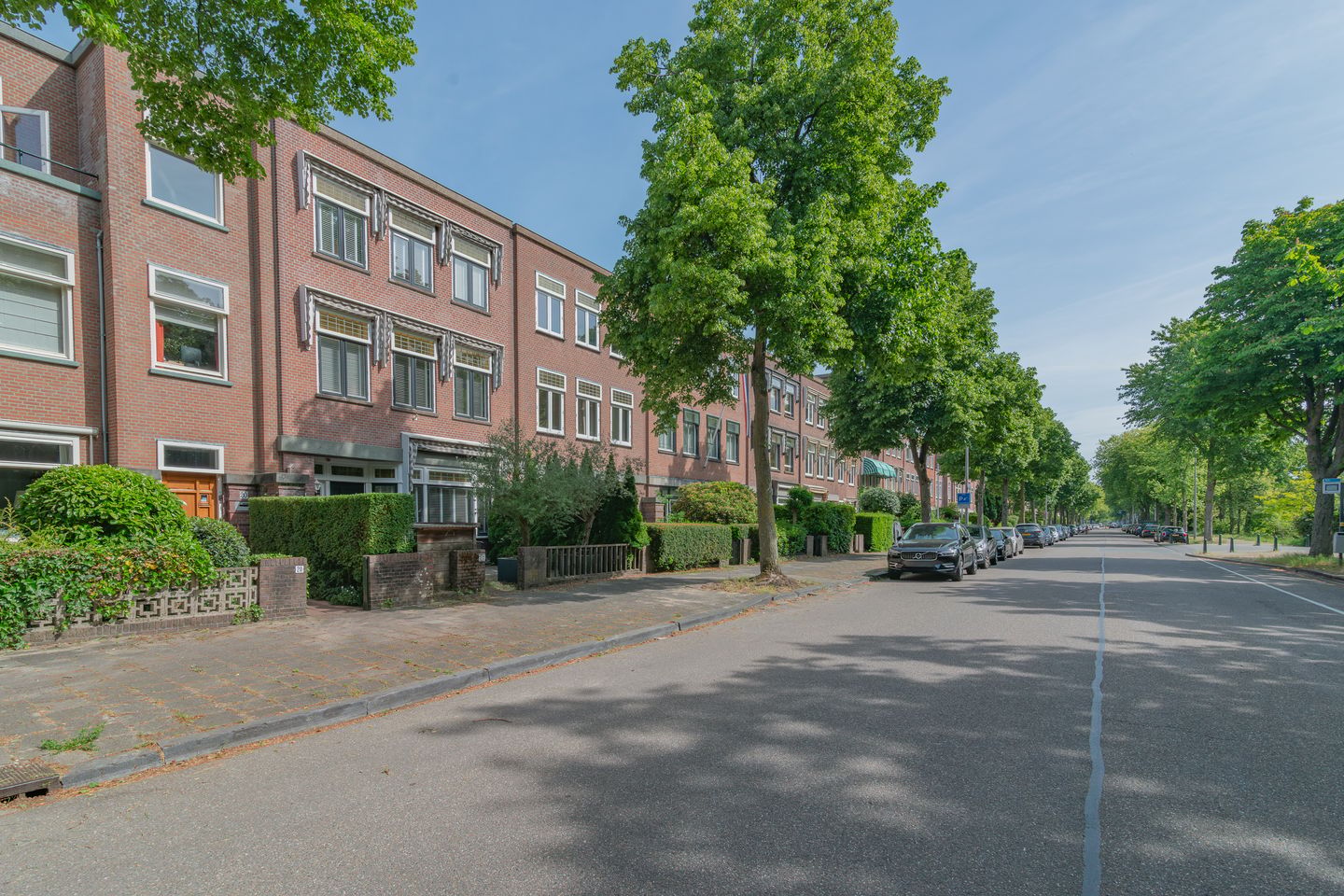 Elegant eight room terraced house with park view in prestigious Benoordenhout — 20