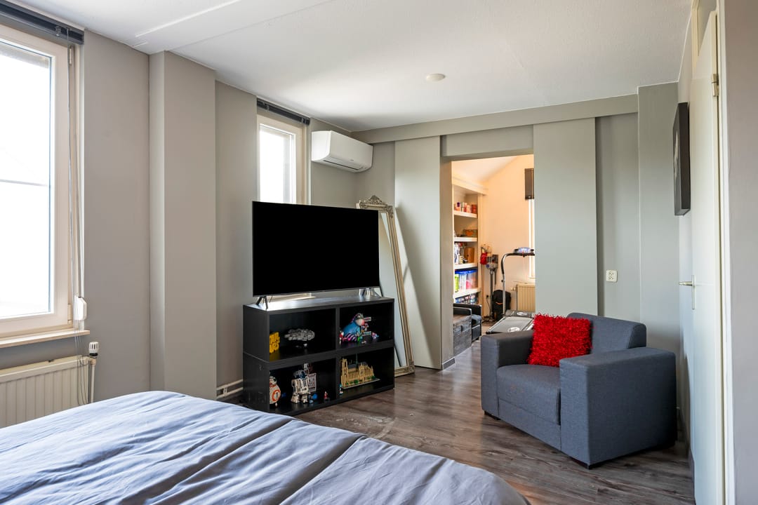 Spacious Semi-Detached Family Home with Extension in Berg aan de Maas — 38