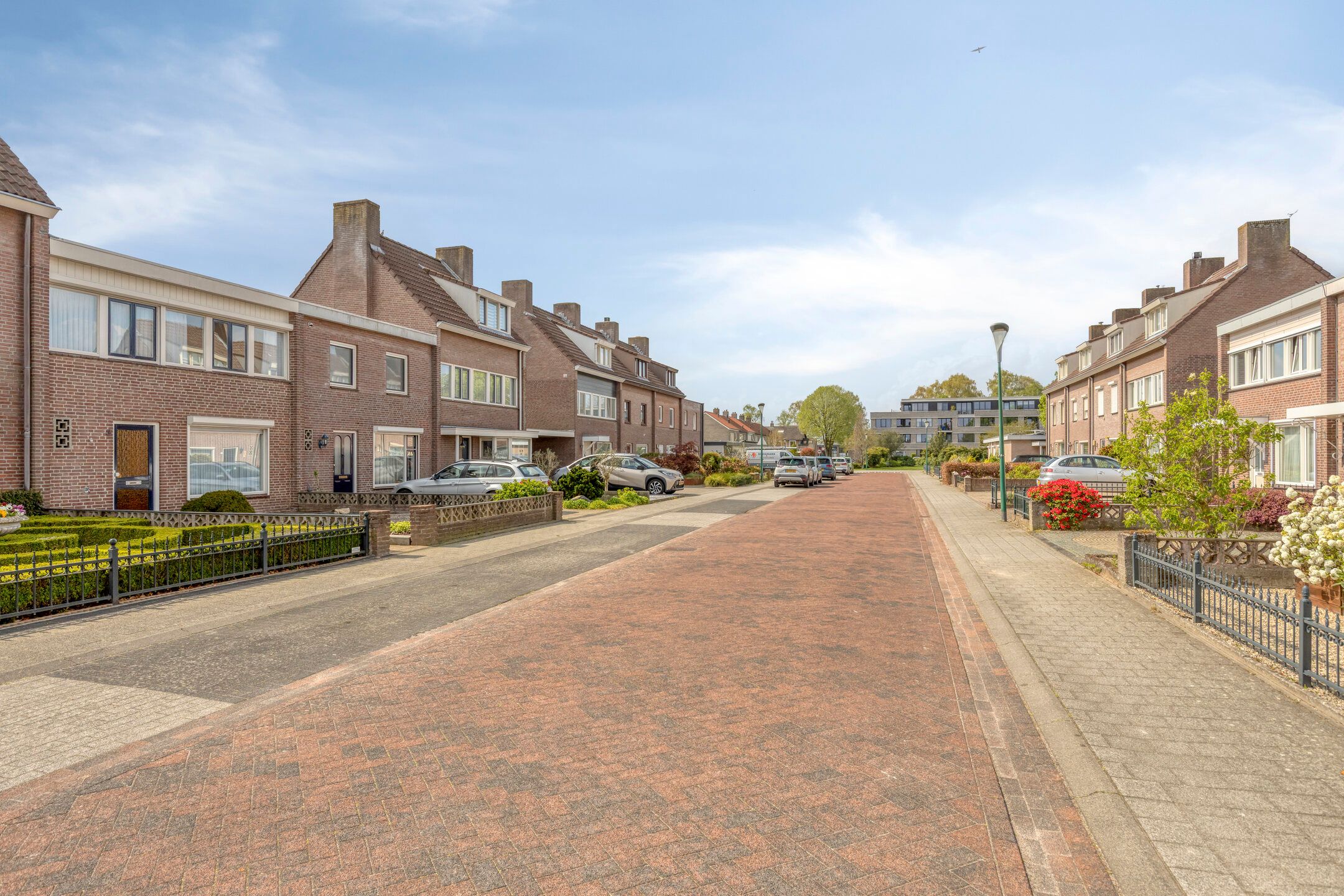 Extended terraced house with south-facing garden in Bergeijk — 27