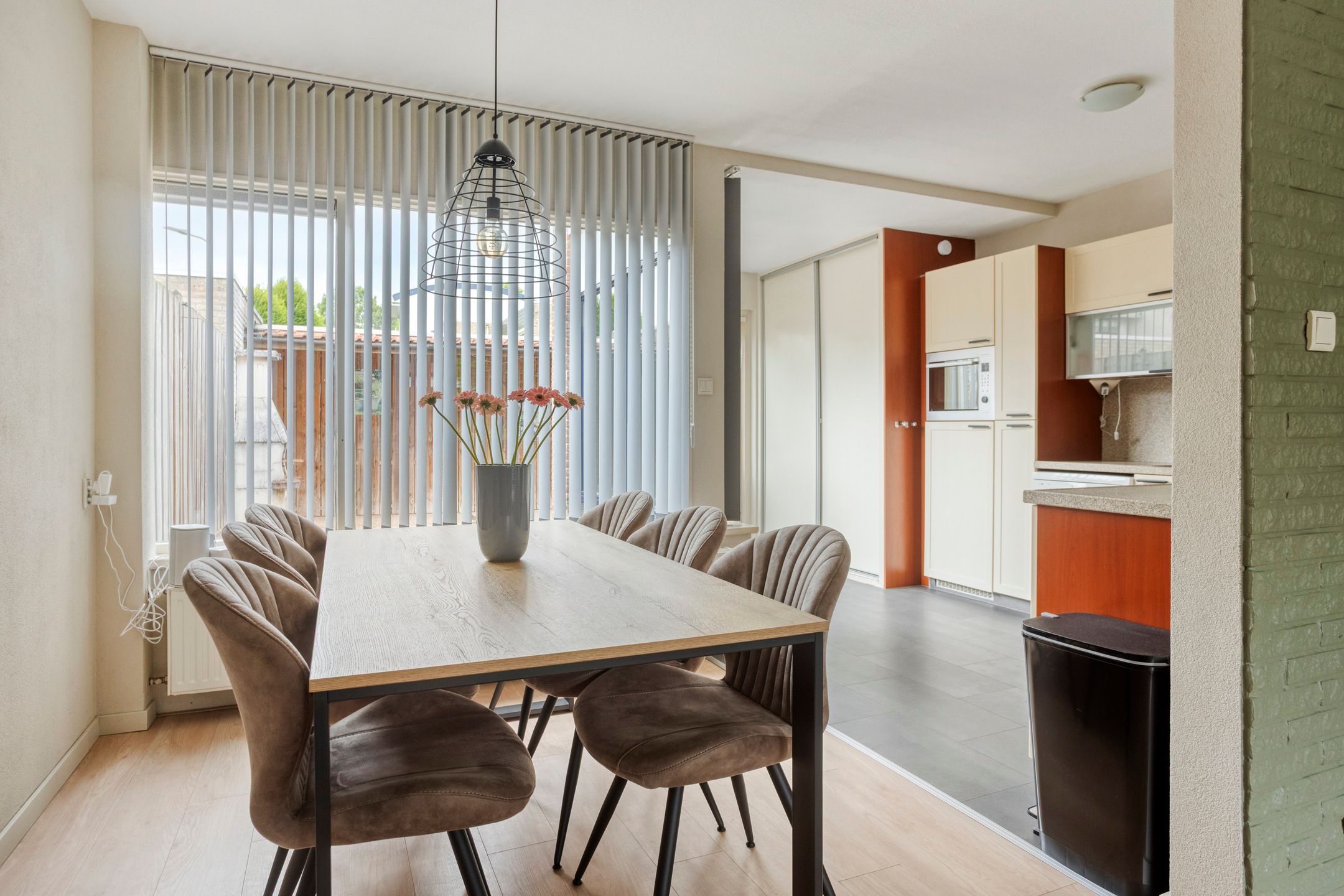 Spacious 3 Bedroom Terraced Home in Green Quiet Neighborhood — 9