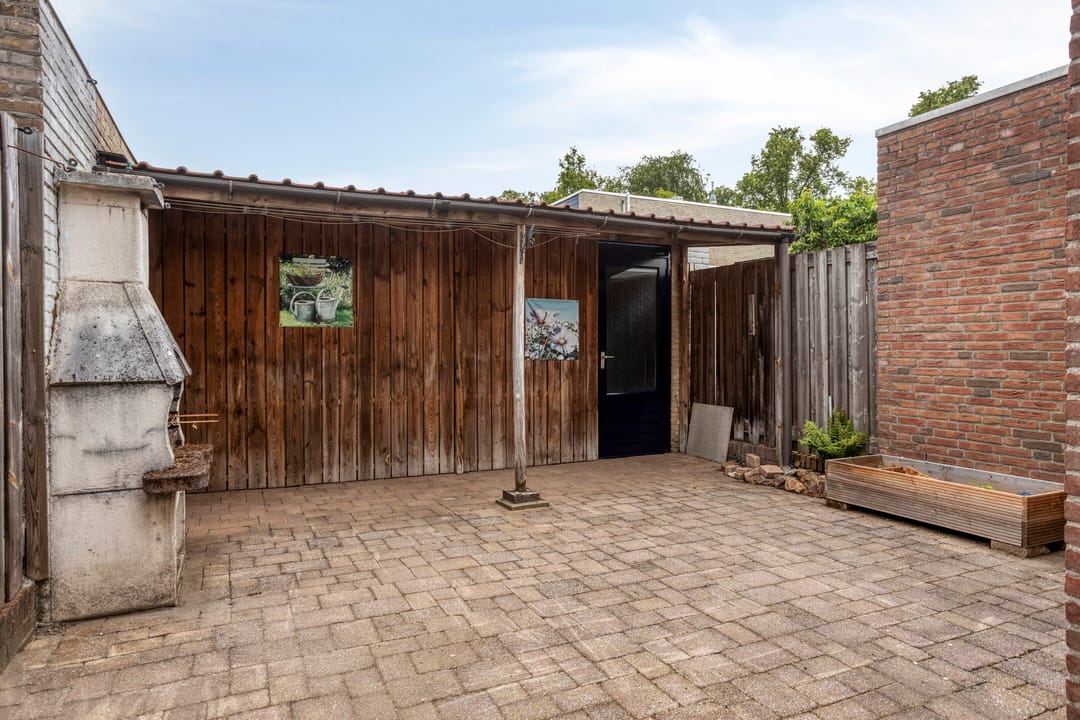 Spacious 3 Bedroom Terraced Home in Green Quiet Neighborhood — 23