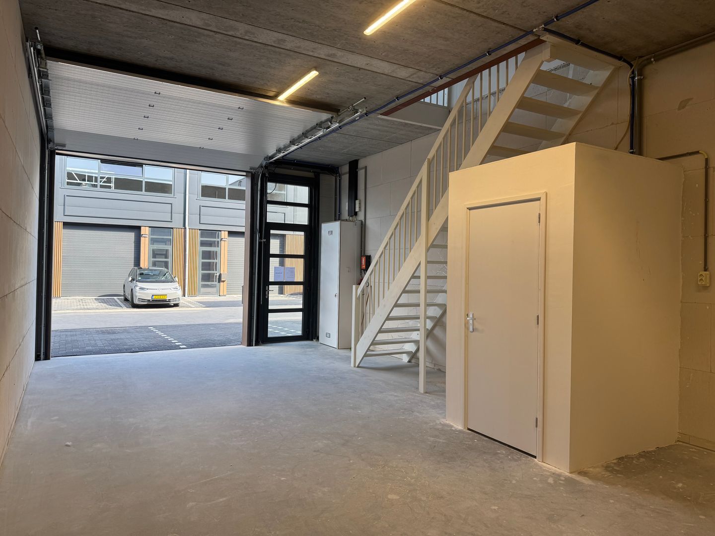 Bekijk foto 3 van Chemieweg 225