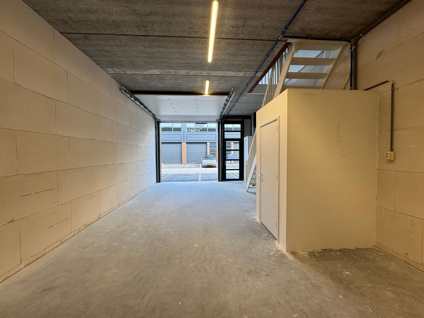 Bekijk foto 4 van Chemieweg 225