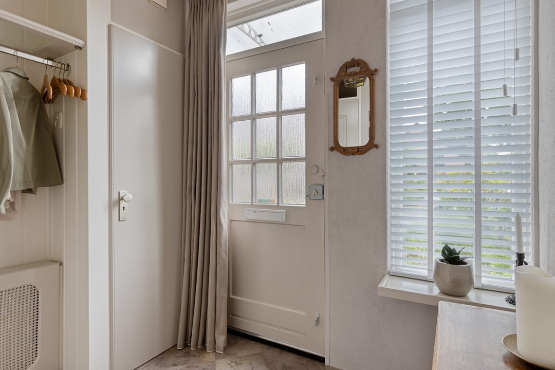 Spacious Family Home with Garden and Free-Standing Garage in Quiet Uden Neighborhood — 17