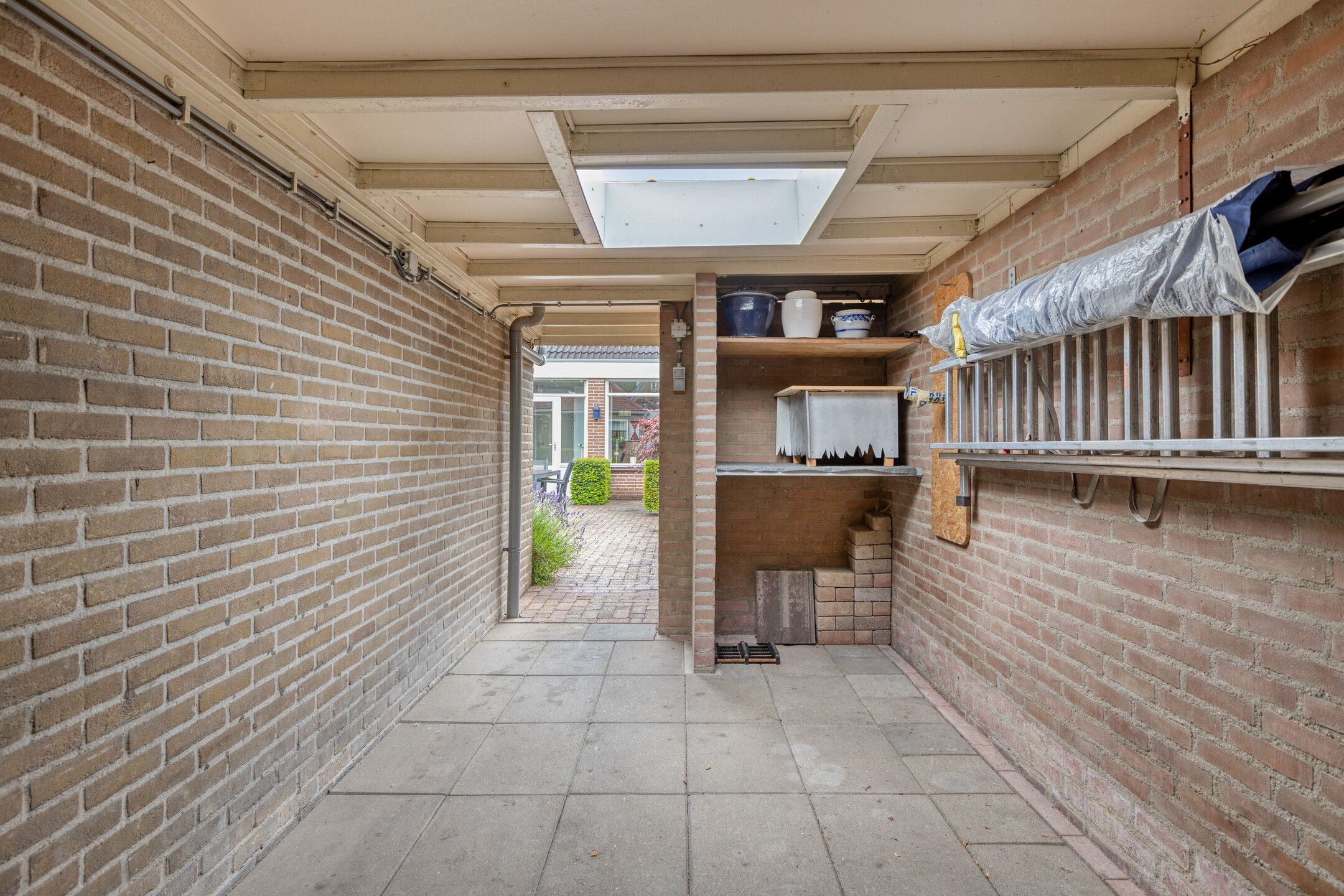 Spacious Family Home with Garden and Free-Standing Garage in Quiet Uden Neighborhood — 36