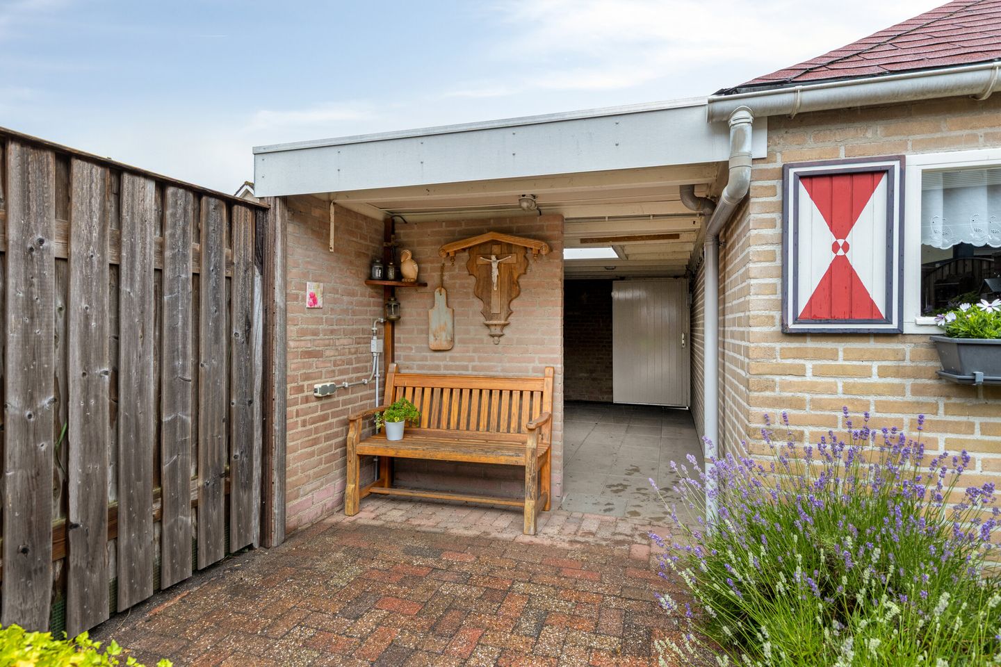Spacious Family Home with Garden and Free-Standing Garage in Quiet Uden Neighborhood — 34