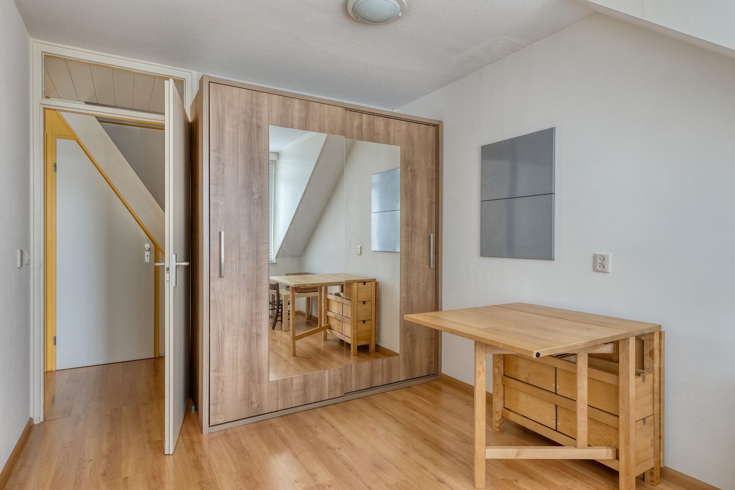 Spacious Family Home with Garden and Free-Standing Garage in Quiet Uden Neighborhood — 25