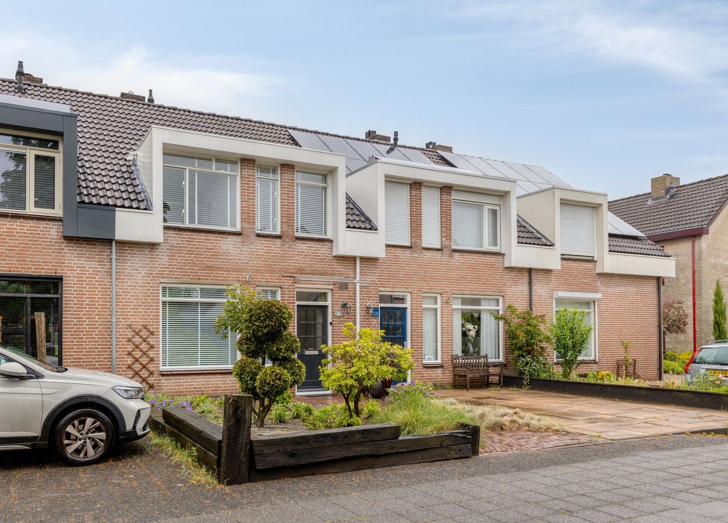 Spacious Family Home with Garden and Free-Standing Garage in Quiet Uden Neighborhood — 40
