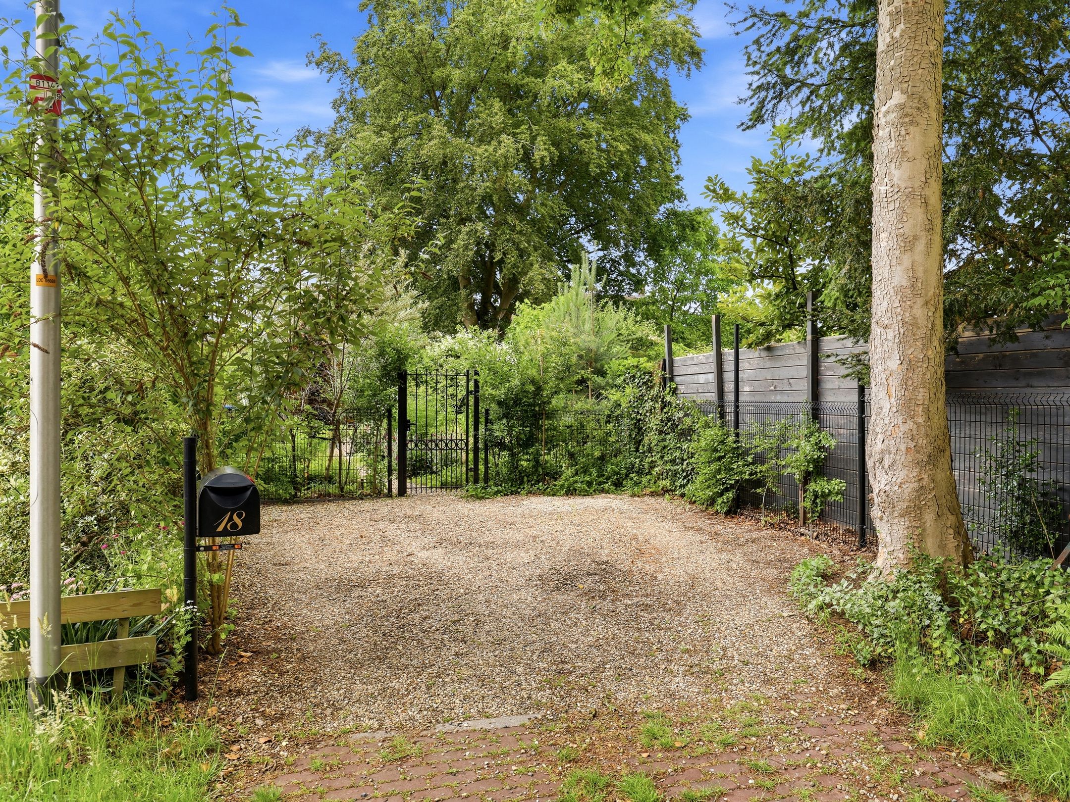 Fully Renovated Bungalow with South-Facing Garden and Basement in Quiet Eefde — 54
