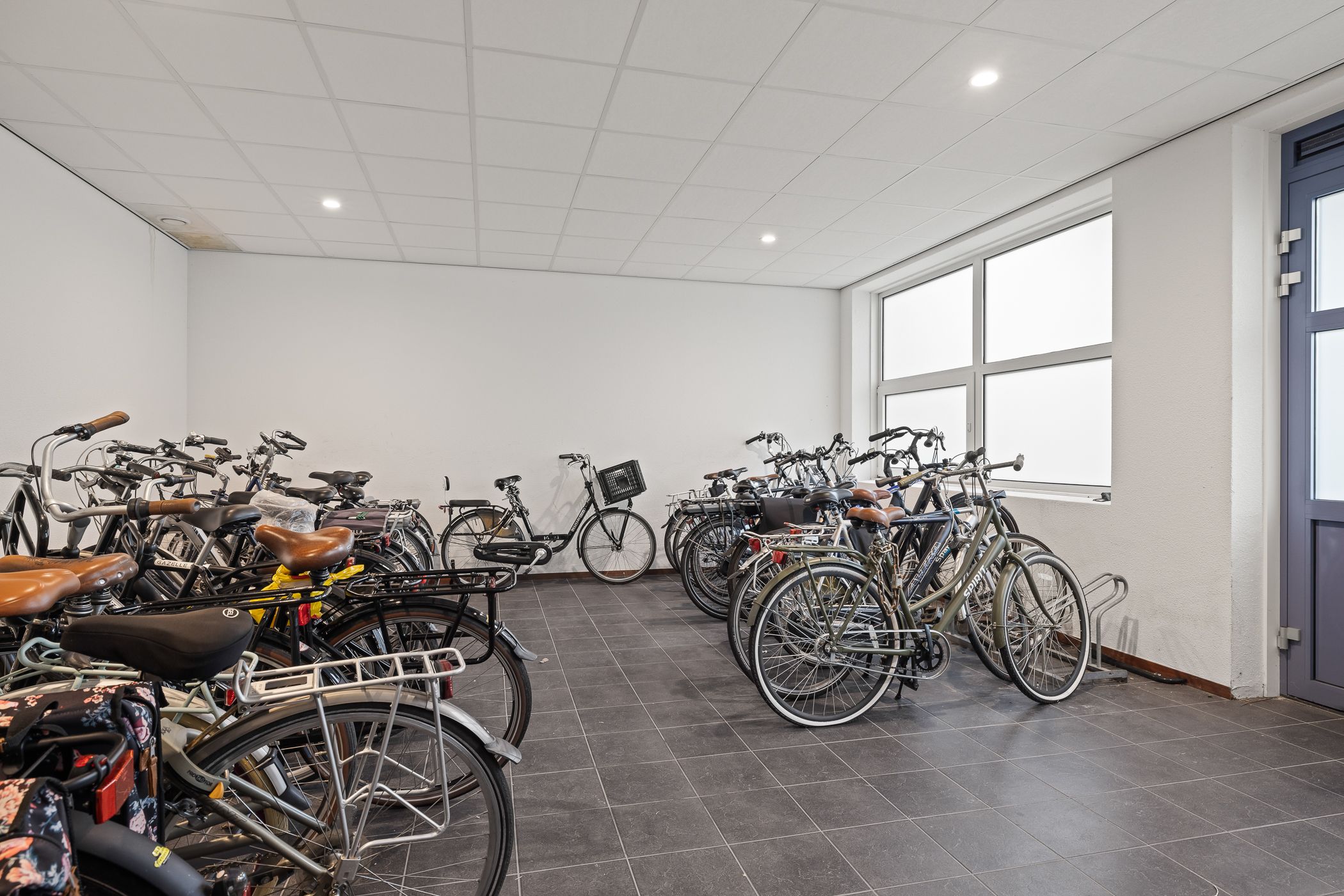 Ground Floor Apartment with Private Garden in Nieuwegein — 30