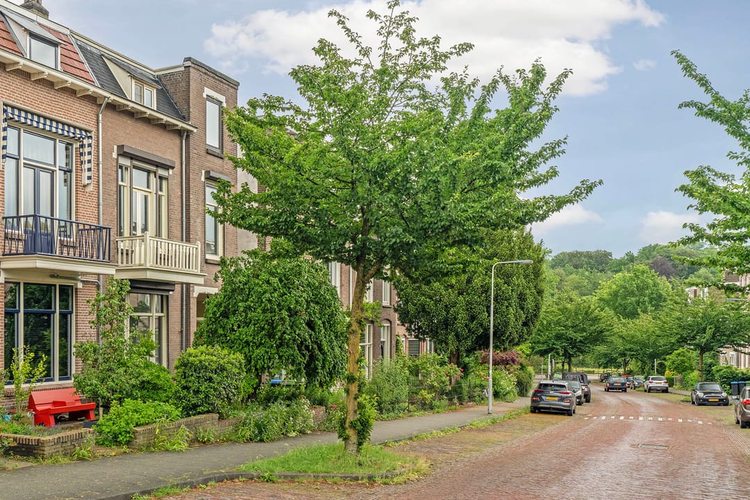 Photo 47 of Burgemeester Weertsstraat 38