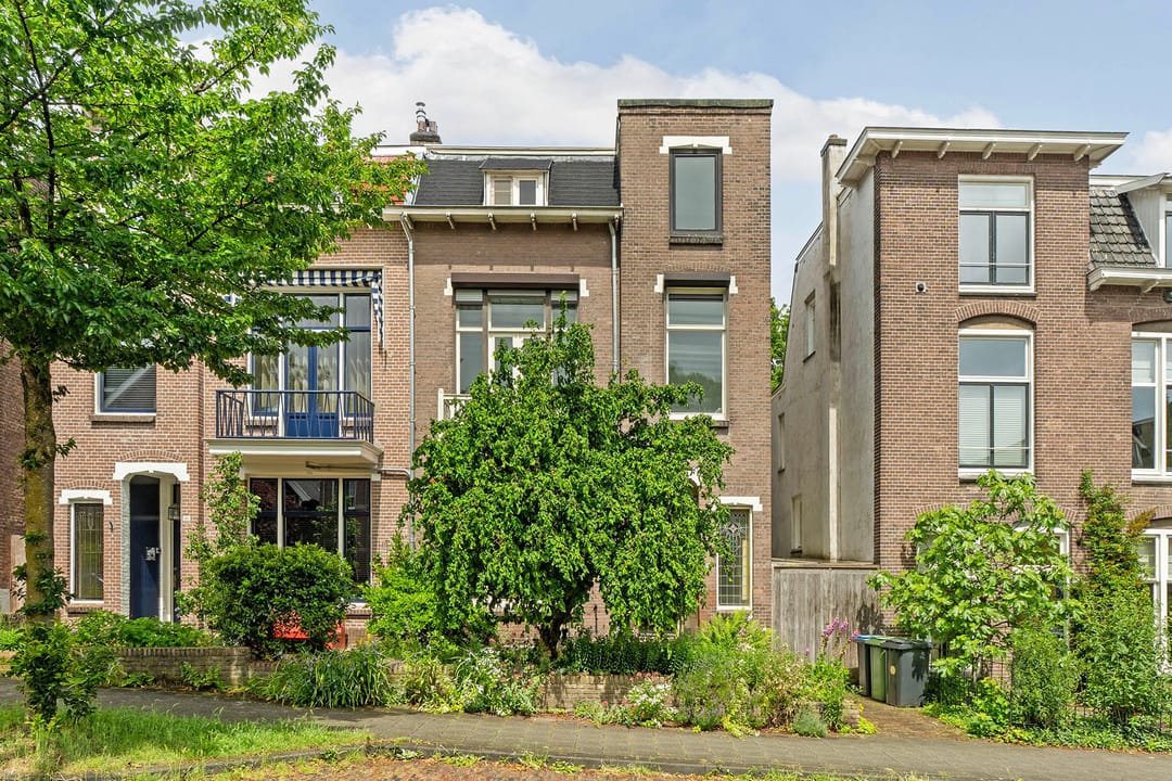 Photo 1 of Burgemeester Weertsstraat 38