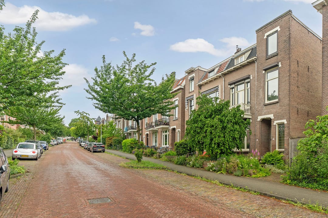 Photo 46 of Burgemeester Weertsstraat 38