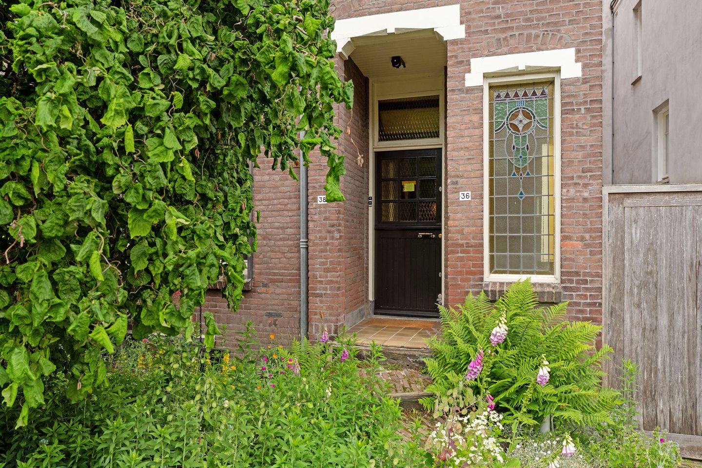 Photo 5 of Burgemeester Weertsstraat 38