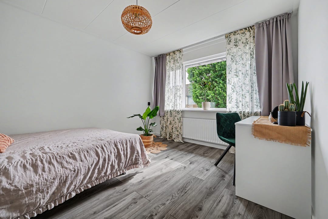Spacious Terraced Home with West-Facing Garden in Waalwijk — 17