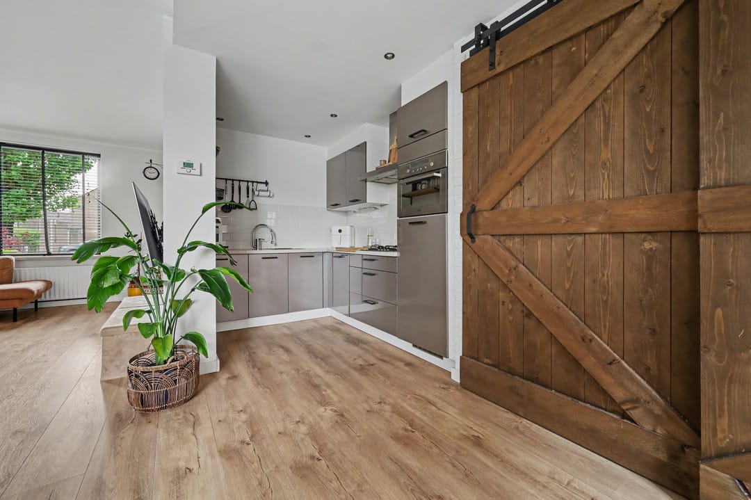 Spacious Terraced Home with West-Facing Garden in Waalwijk — 13