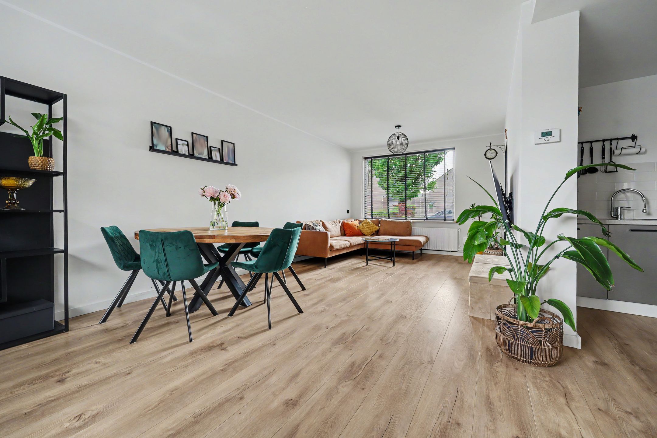 Spacious Terraced Home with West-Facing Garden in Waalwijk — 9