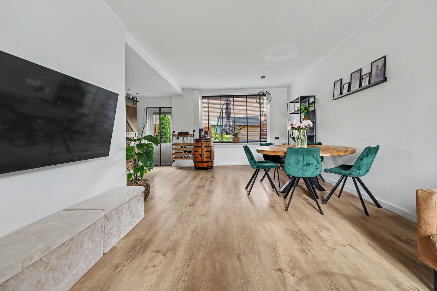 Spacious Terraced Home with West-Facing Garden in Waalwijk — 10