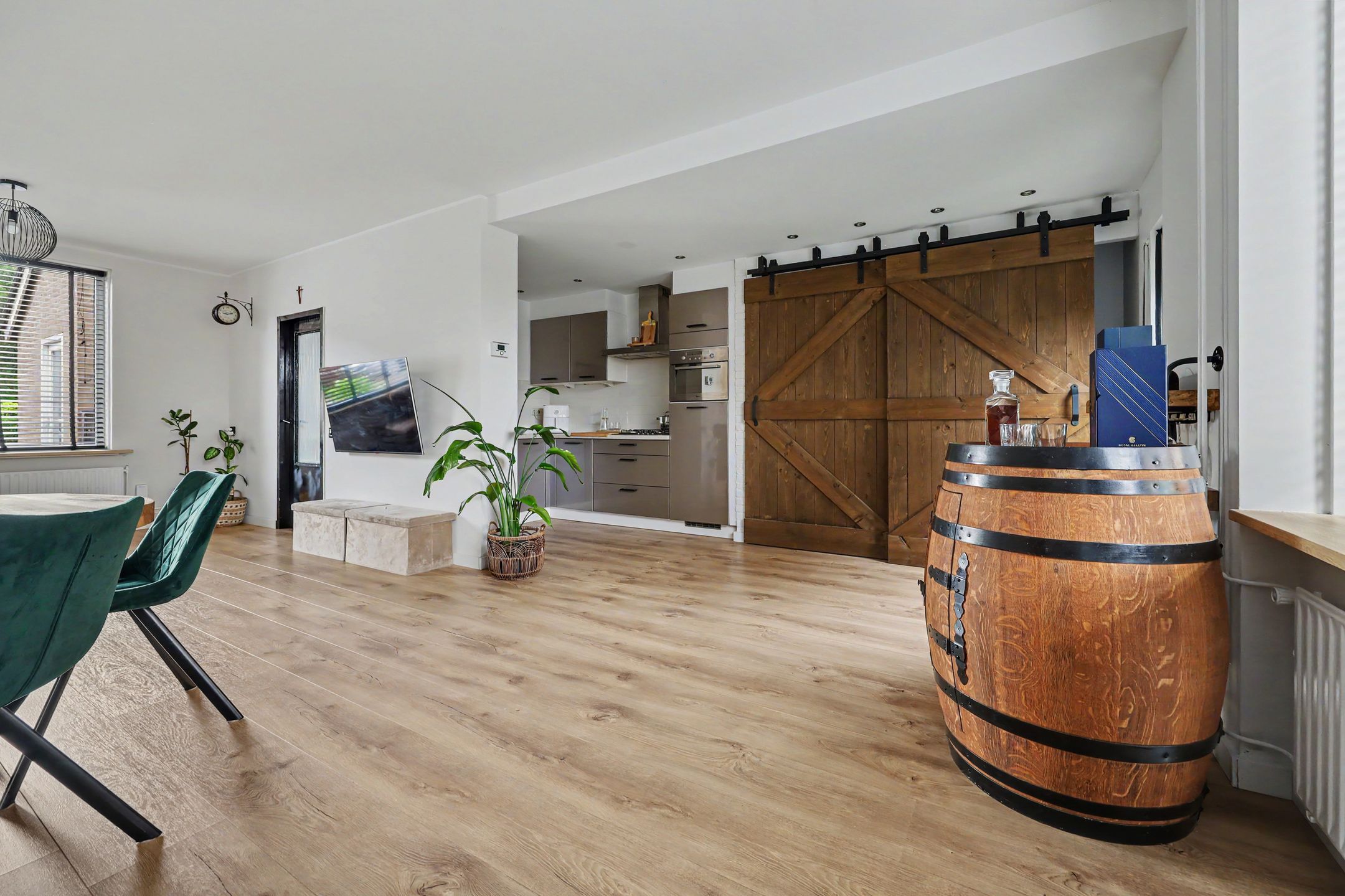 Spacious Terraced Home with West-Facing Garden in Waalwijk — 12