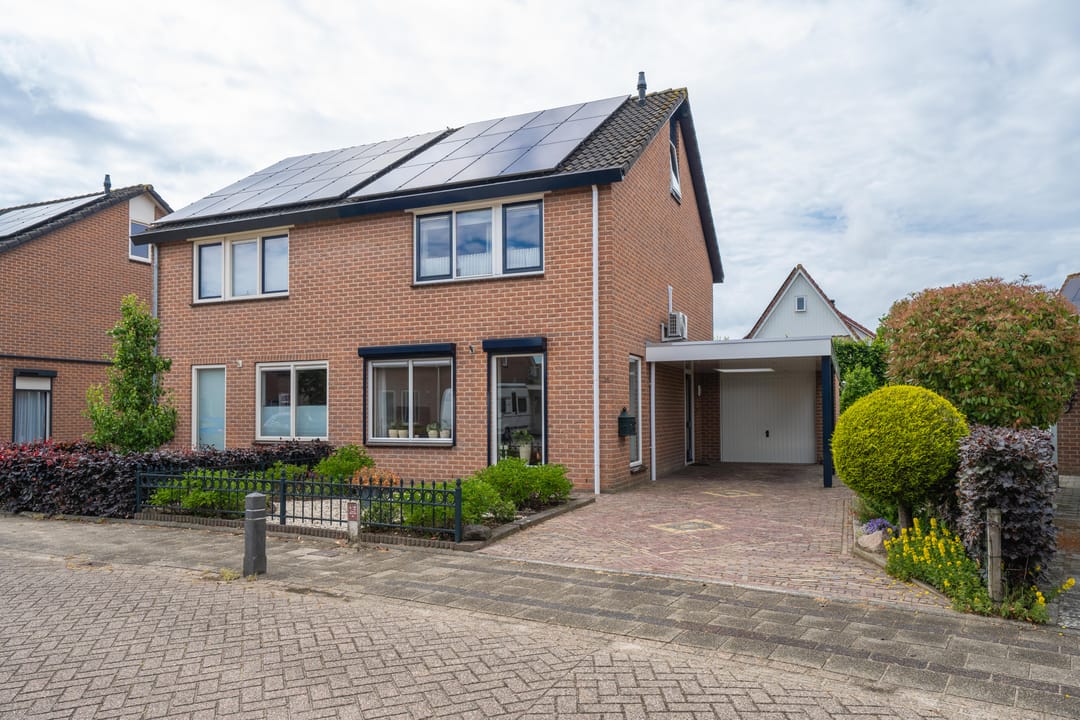 Spacious Half-Detached Home in Desirable Maurik