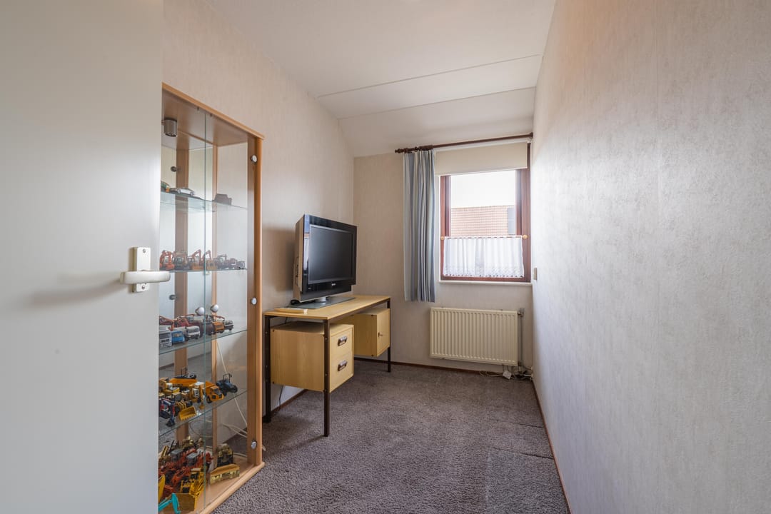 Spacious Half-Detached Home in Desirable Maurik — 41