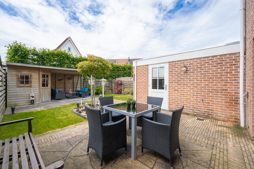 Spacious Half-Detached Home in Desirable Maurik — 28