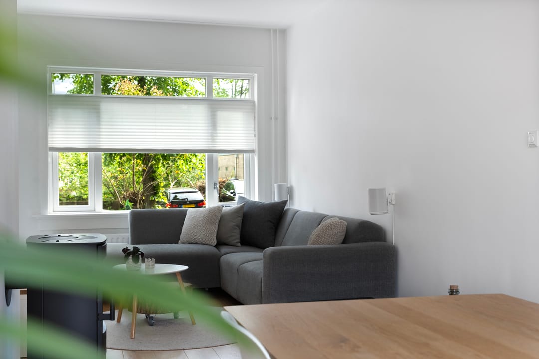 Characterful 1930s Townhouse with Original Details and Modern Comfort — 8