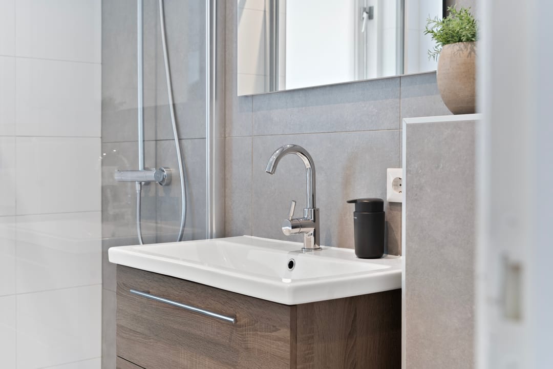 Characterful 1930s Townhouse with Original Details and Modern Comfort — 37