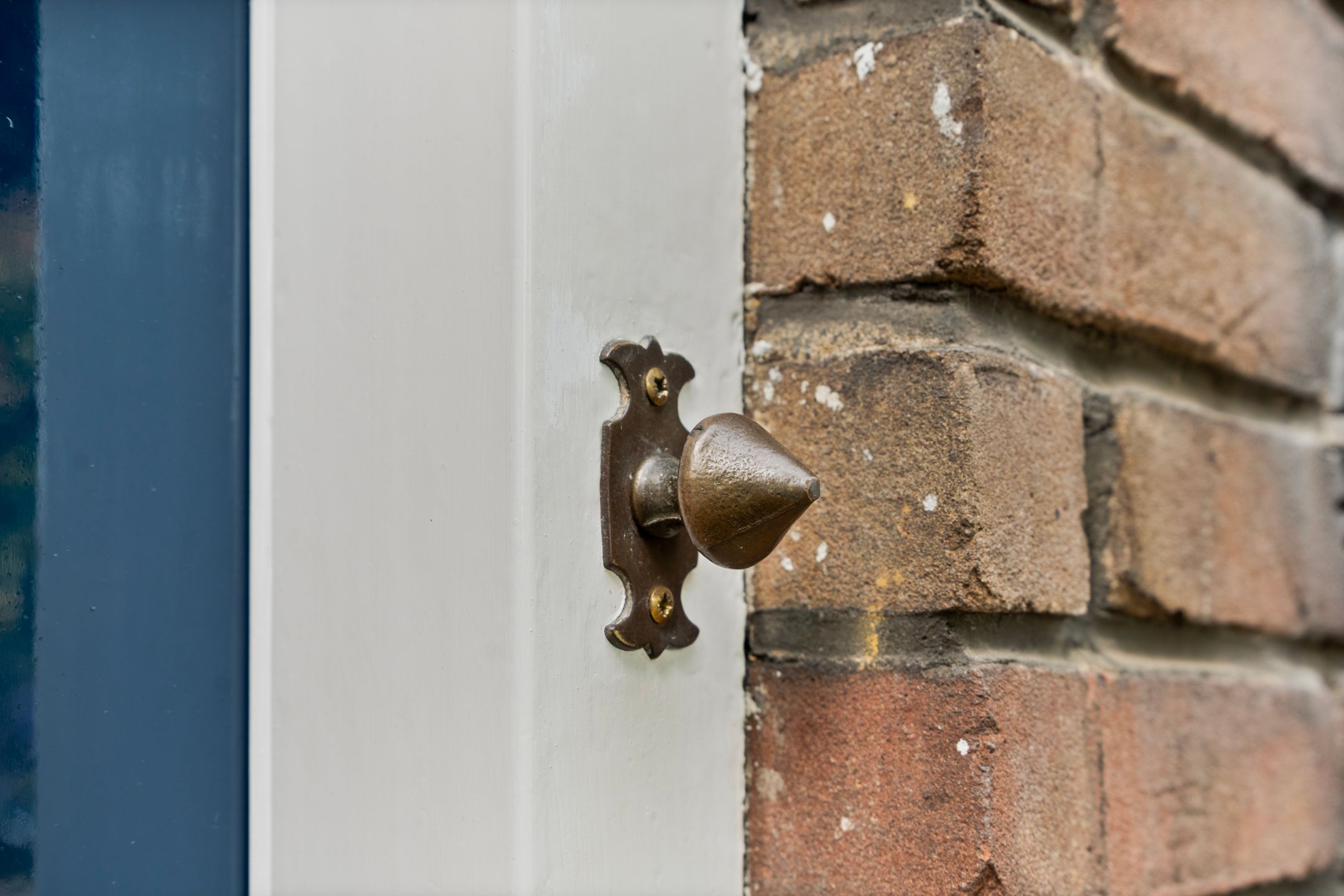 Characterful 1930s Townhouse with Original Details and Modern Comfort — 57
