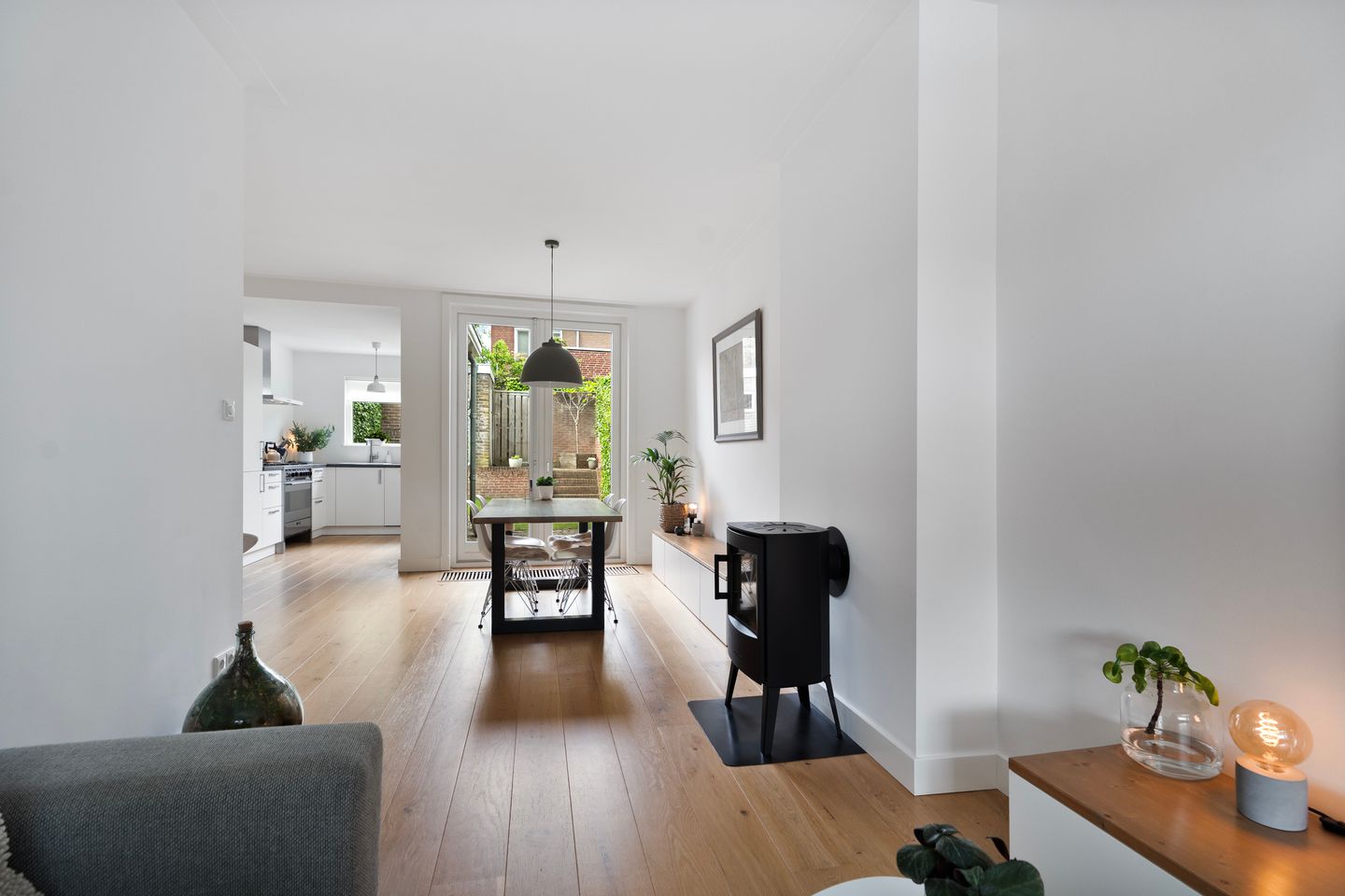Characterful 1930s Townhouse with Original Details and Modern Comfort — 14