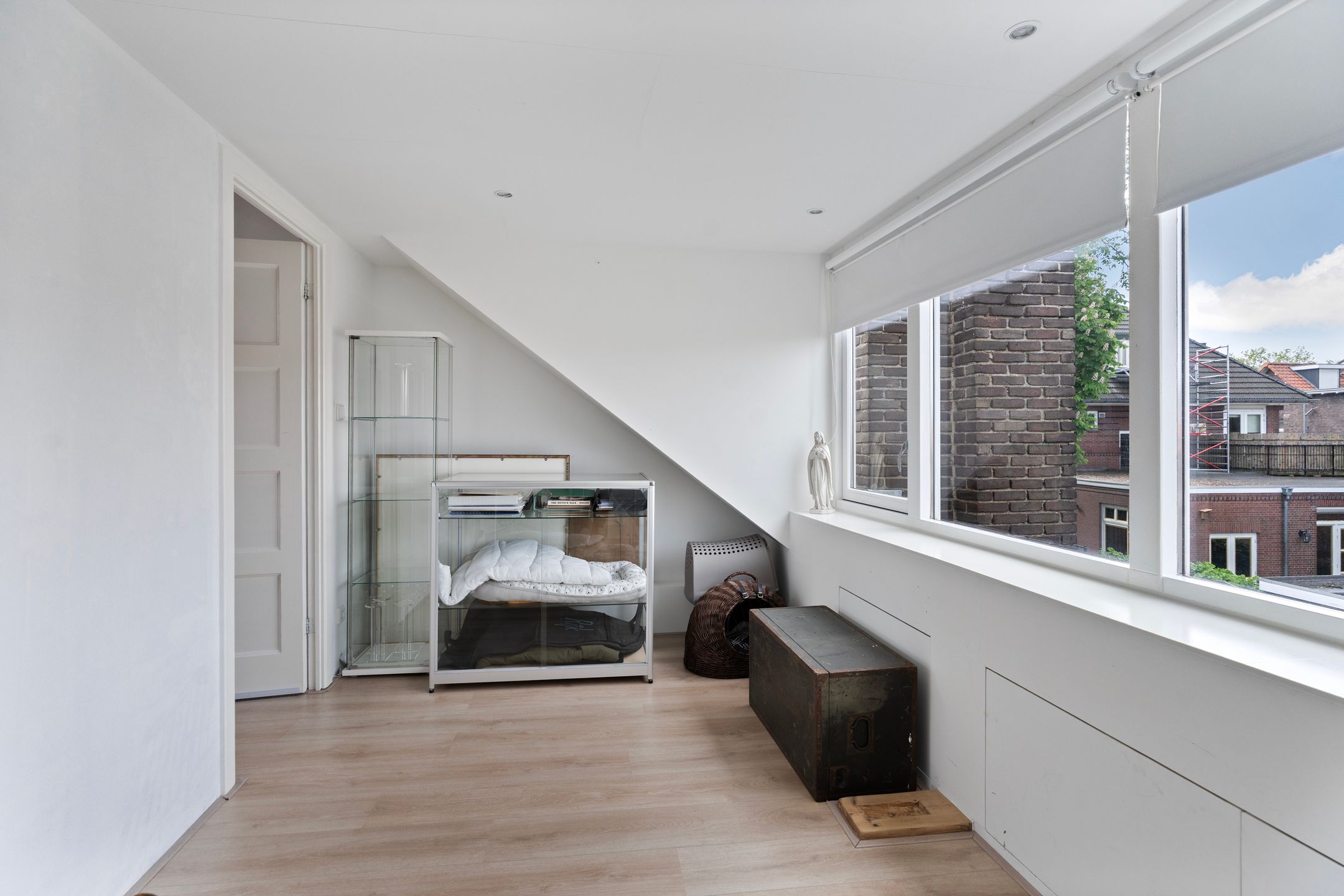 Characterful 1930s Townhouse with Original Details and Modern Comfort — 30