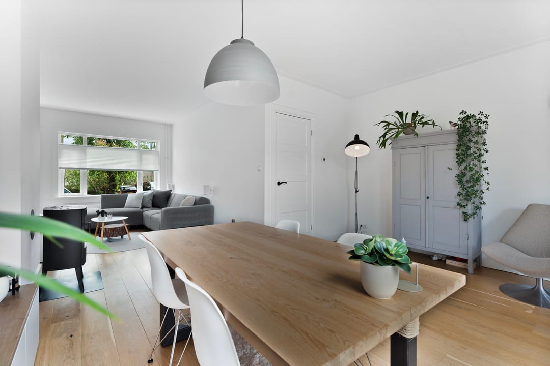Characterful 1930s Townhouse with Original Details and Modern Comfort — 11