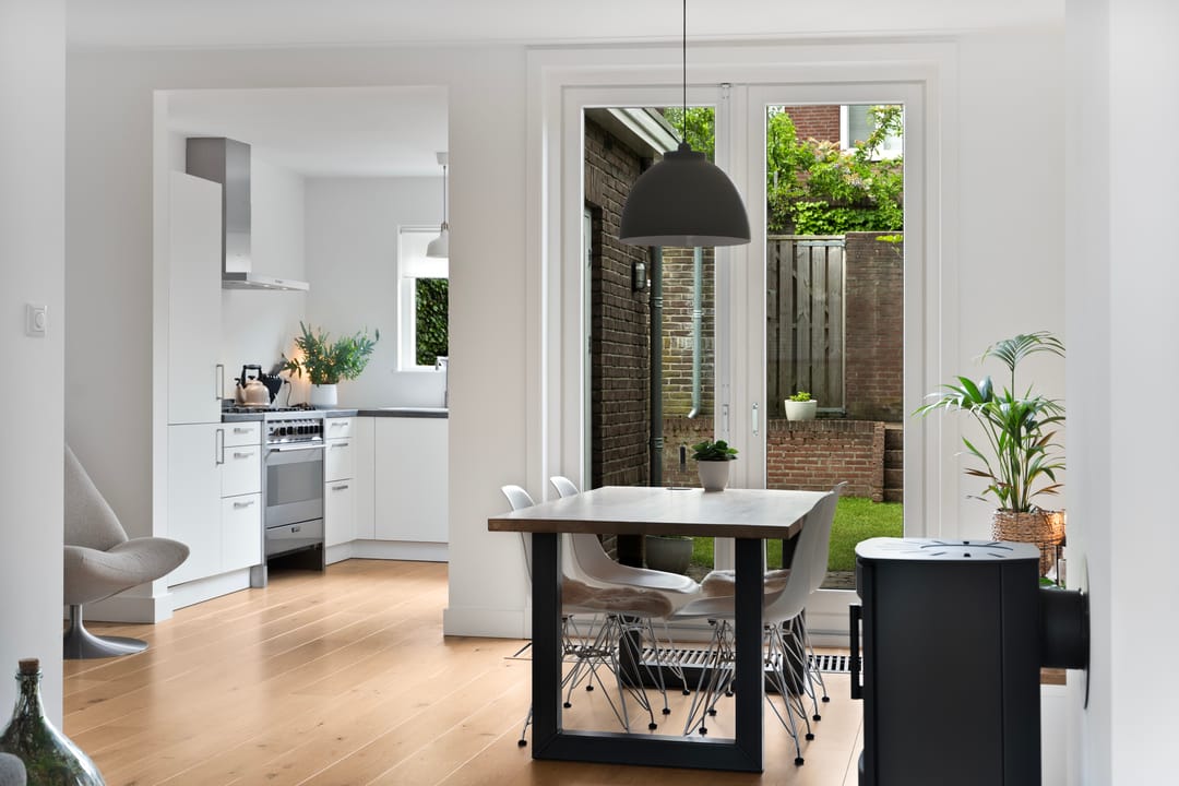 Characterful 1930s Townhouse with Original Details and Modern Comfort — 13
