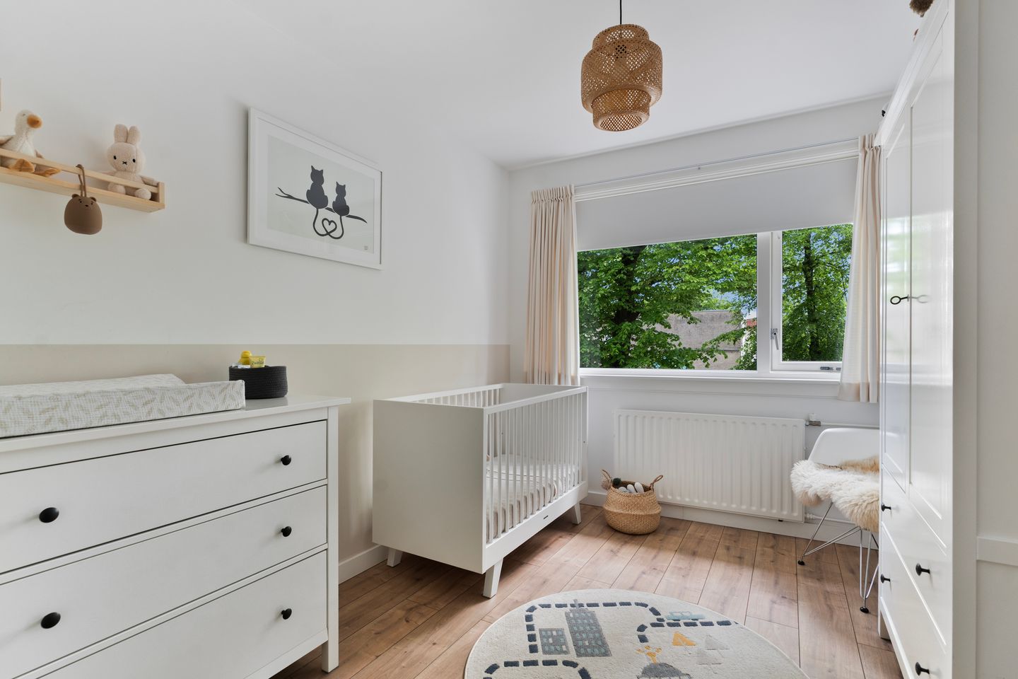 Characterful 1930s Townhouse with Original Details and Modern Comfort — 34