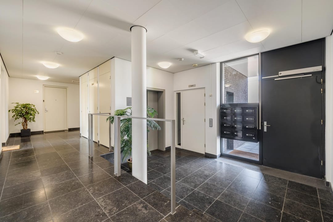 Spacious Maisonnette with Panoramic Golf Course Views in Teteringen — 11