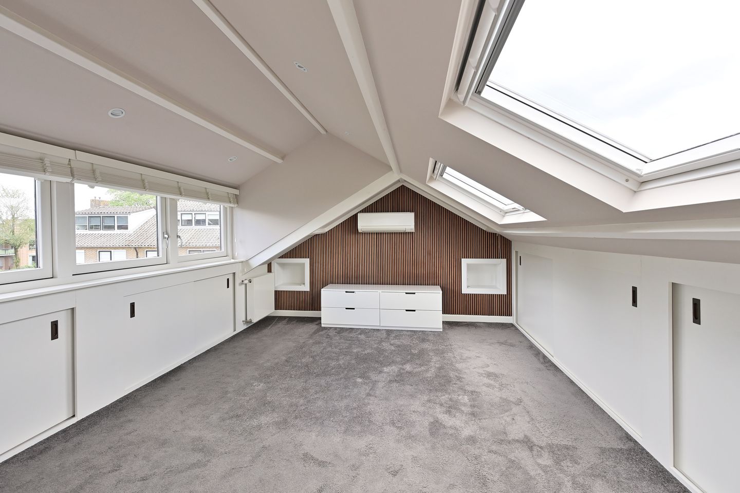 Stylish Turn-Key Corner Home with Energy Label A and 19 Solar Panels — 10