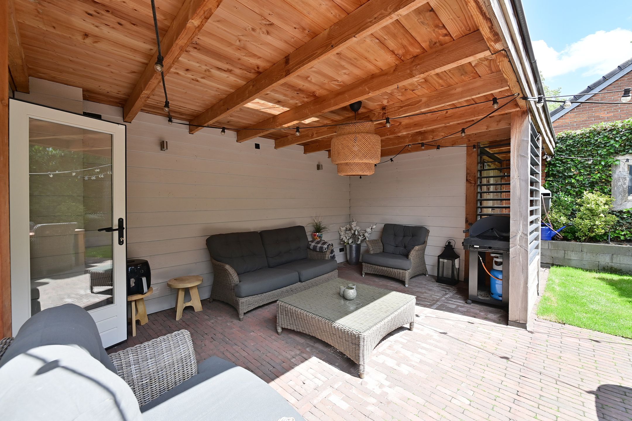 Stylish Turn-Key Corner Home with Energy Label A and 19 Solar Panels — 12