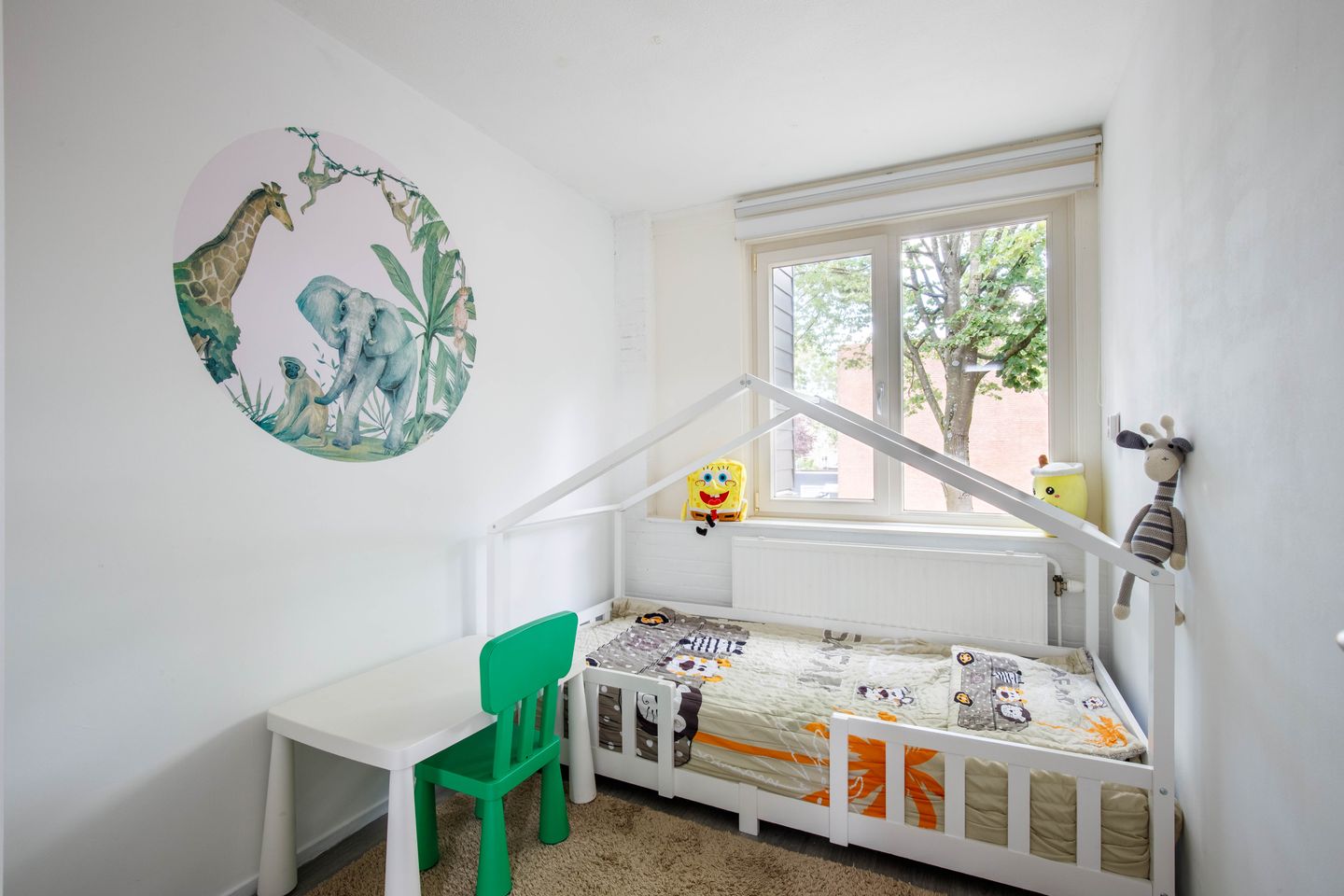 Spacious Family Home with Private Garden in Oosterflank — 20