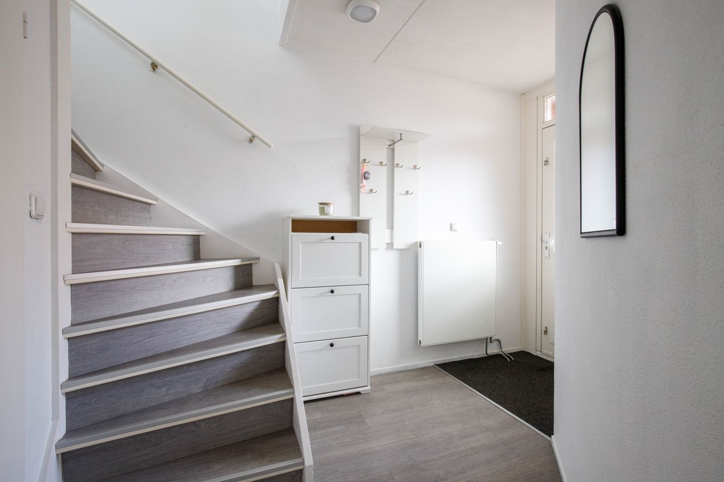 Spacious Family Home with Private Garden in Oosterflank — 14