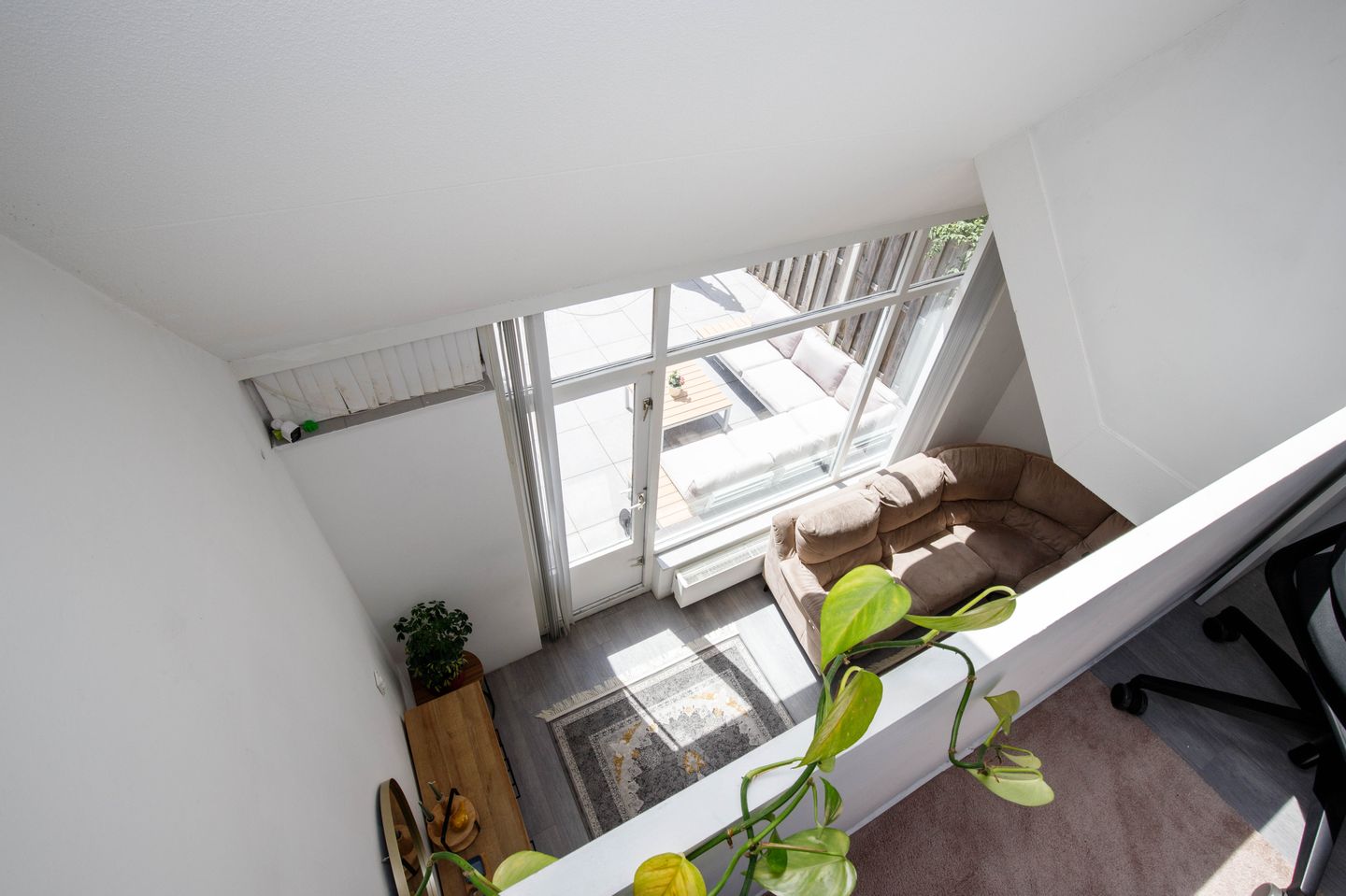 Spacious Family Home with Private Garden in Oosterflank — 19