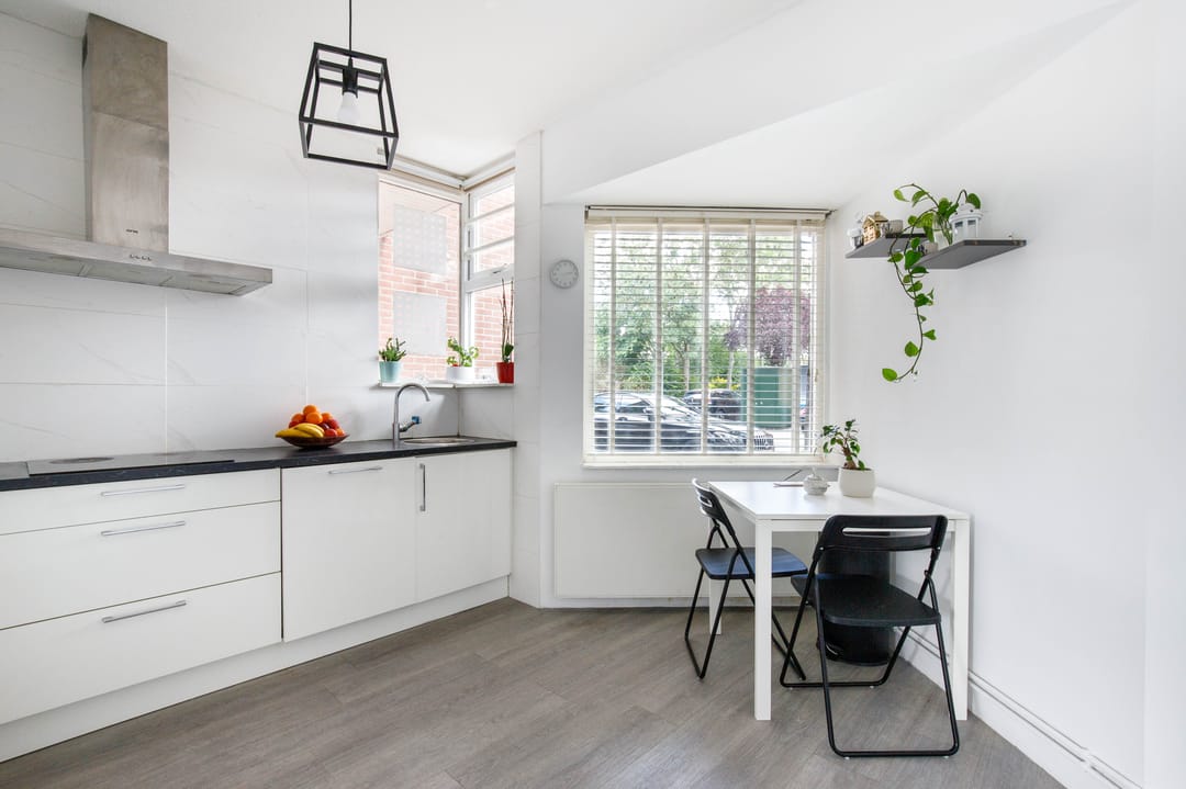 Spacious Family Home with Private Garden in Oosterflank — 11