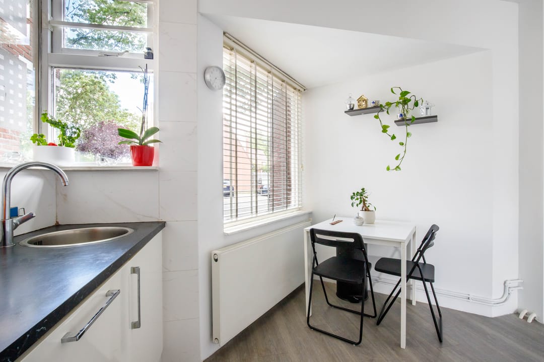 Spacious Family Home with Private Garden in Oosterflank — 13