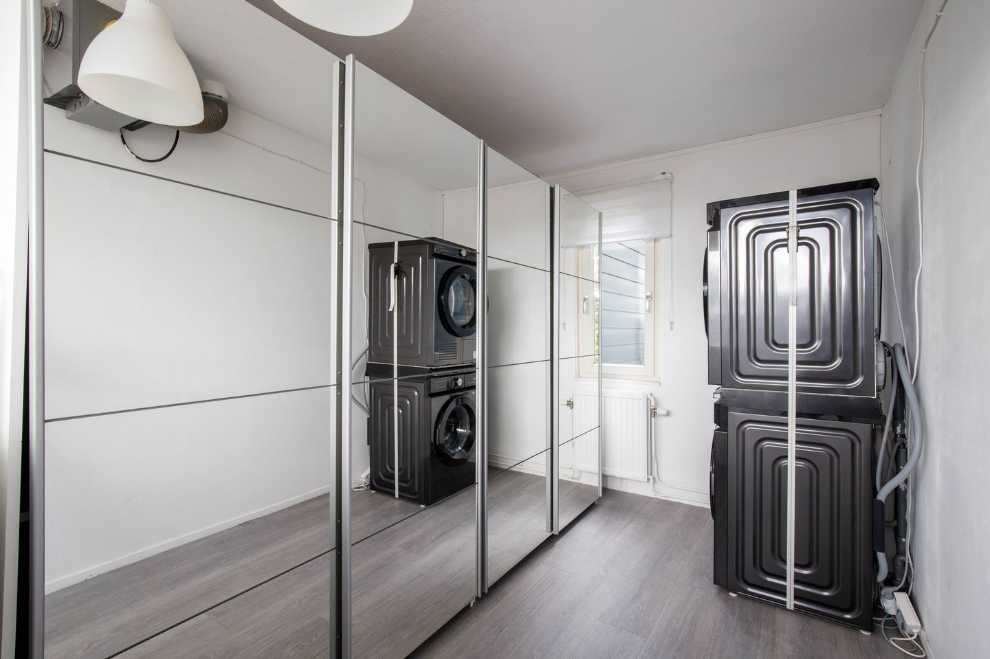 Spacious Family Home with Private Garden in Oosterflank — 29