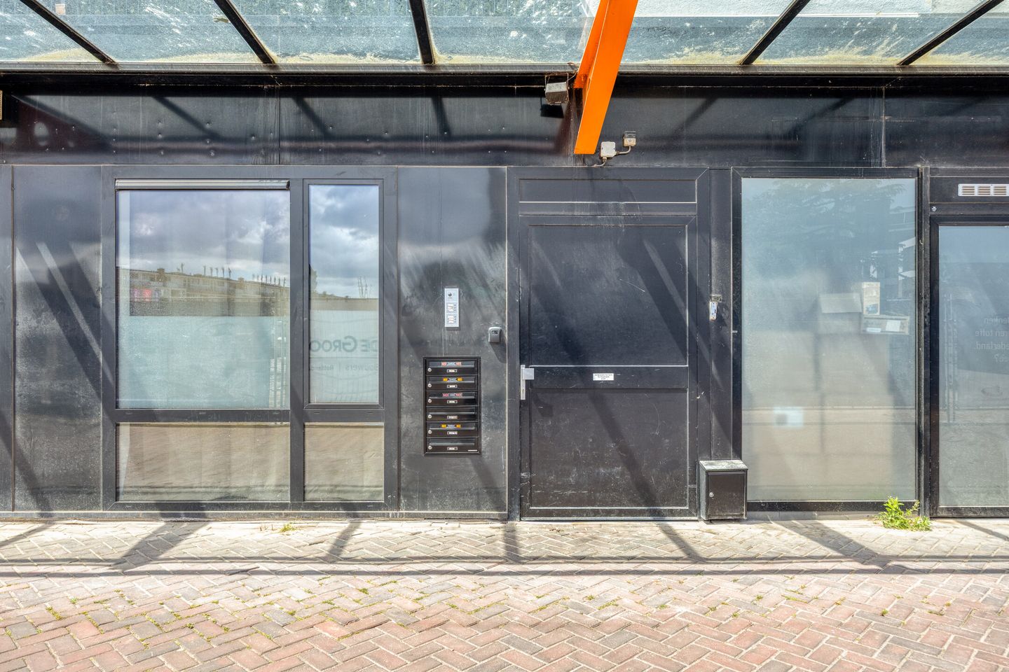 Sustainable and Move-In Ready Ground Floor Apartment with Garden in Central Roosendaal — 29
