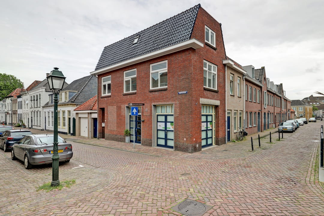 Photo 1 of Dordtsestraat 1-A