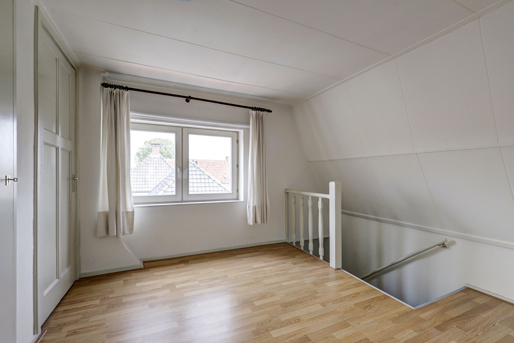 Photo 24 of Dordtsestraat 1-A