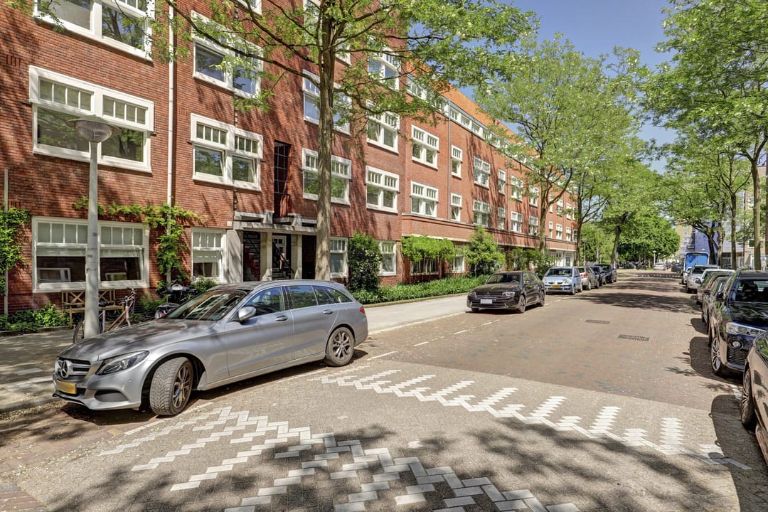 Foto 46 van Roerstraat 14-3