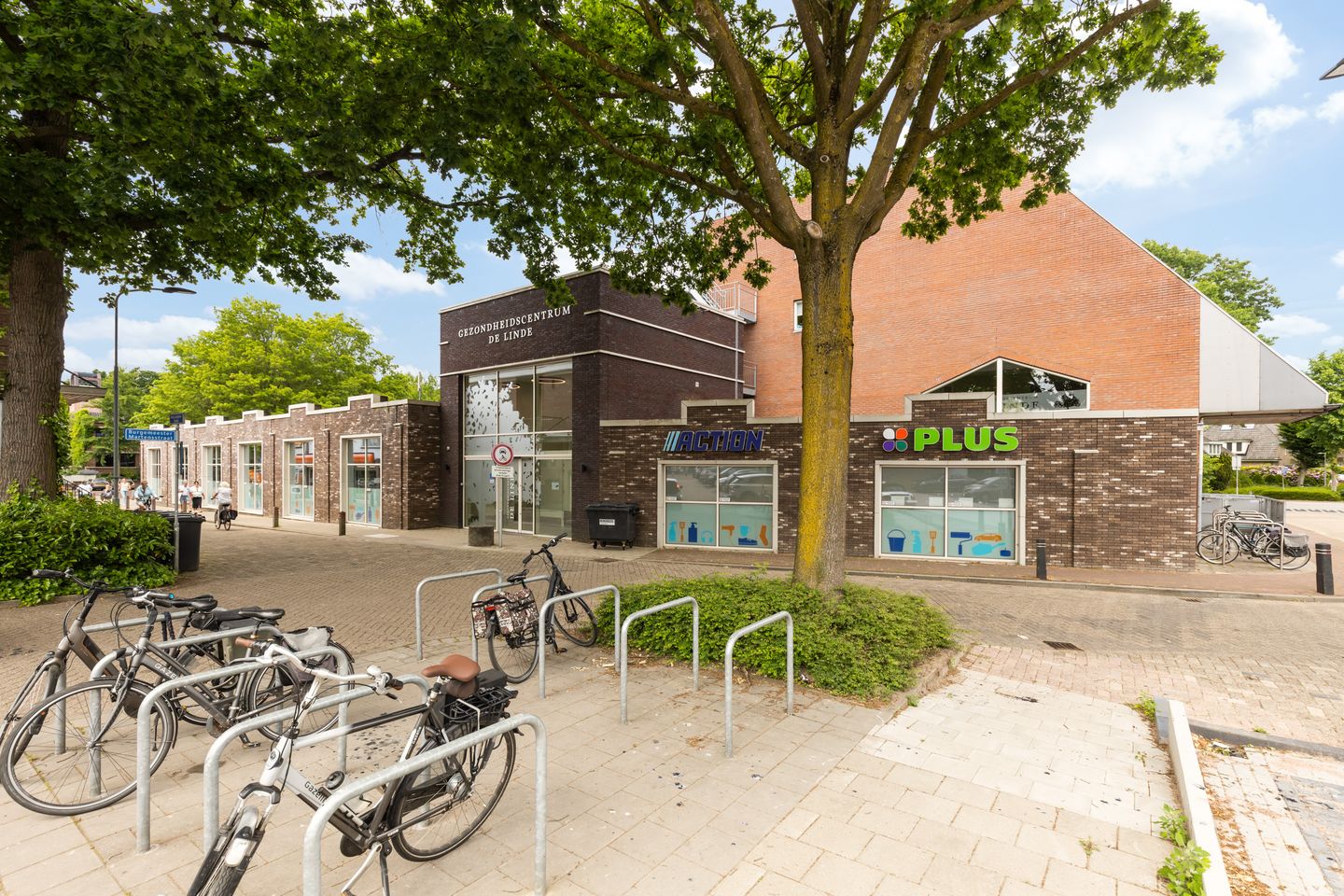 View photo 2 of Burgemeester Langmanstraat 4